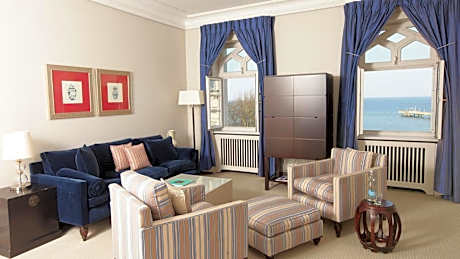 Deluxe Suite Sea Side