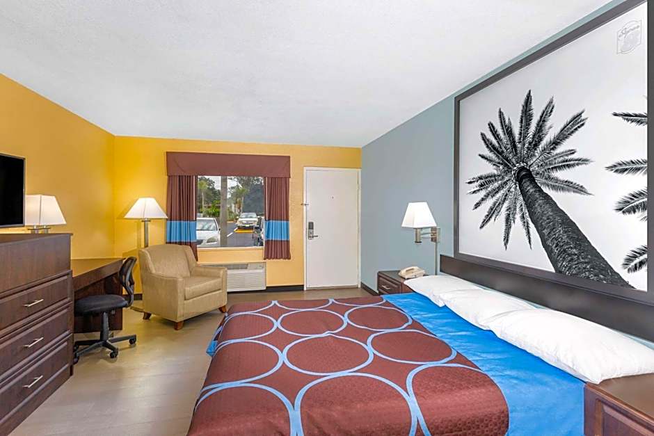 Super 8 by Wyndham Sarasota Near Siesta Key