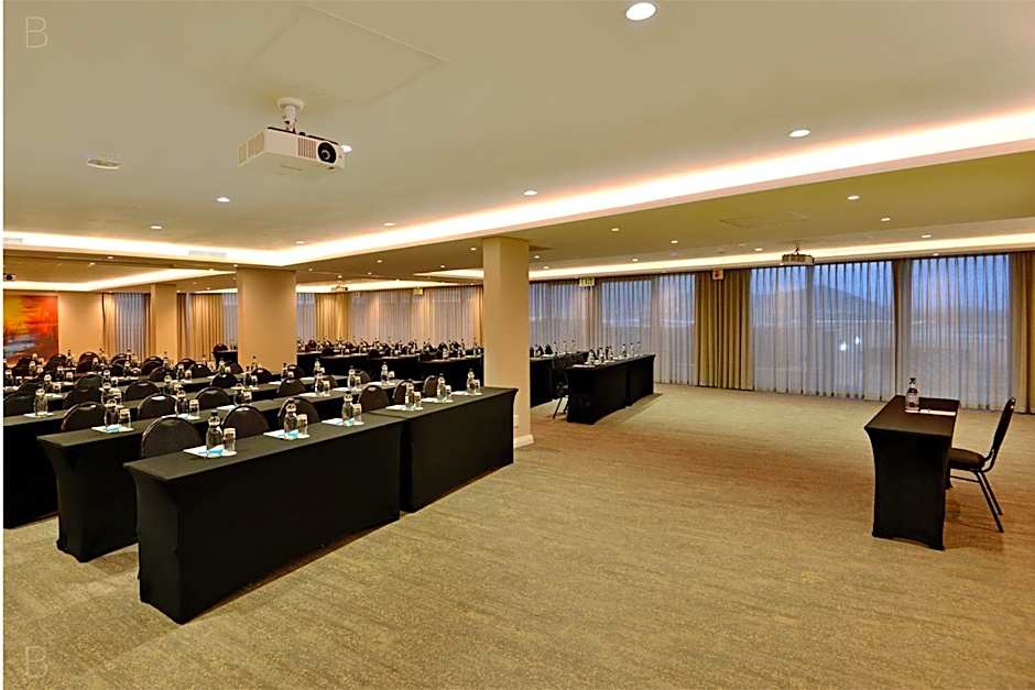 Lagoon Beach Hotel Apartments
