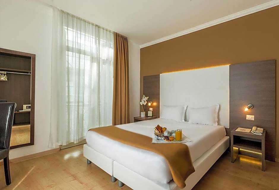 Photo 1 of 9 of Double Room