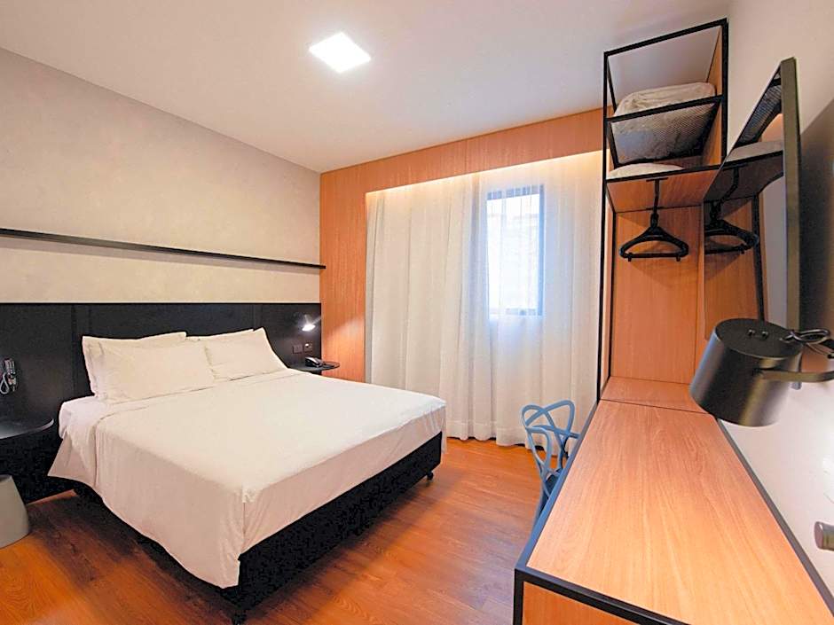 Ibis Curitiba Shopping