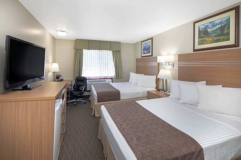 Travelodge by Wyndham Golden Sportsman Lodge