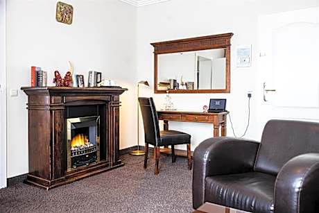 One-Bedroom Suite with Sofa Bed