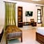 Tong Hotel