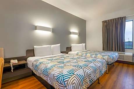 Quadruple Room - Non-Smoking