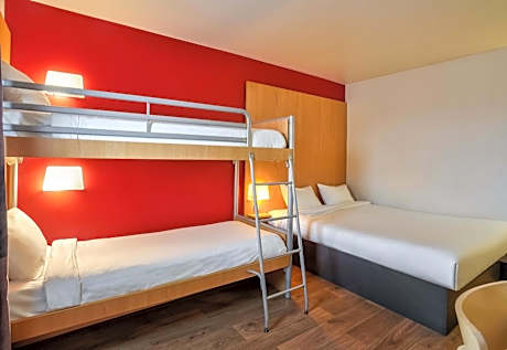 Classic Quadruple Room