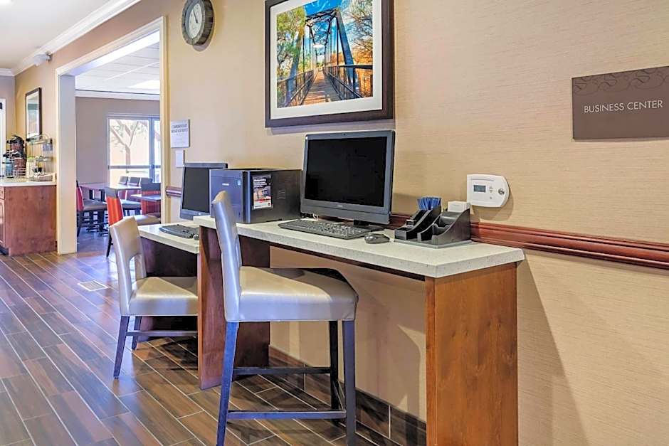 Comfort Suites Near Six Flags Magic Mountain