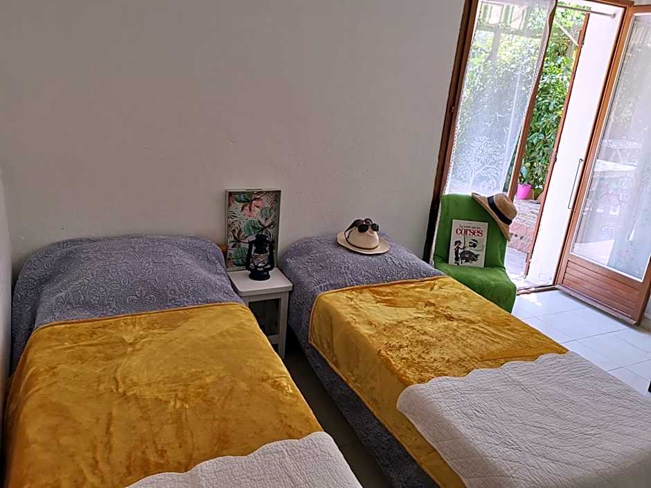 Hôtel Punta e Mare des Chambres ou des Appartements T2
