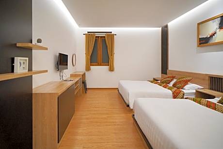Deluxe Studio
