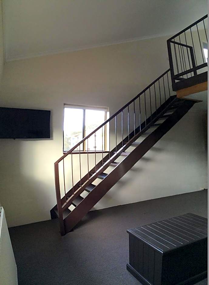 Summit Ridge Alpine Lodge