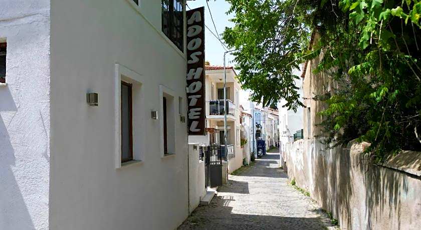 Ados Hotel