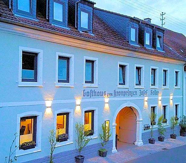 Zum Kronprinzen Hotel Garni