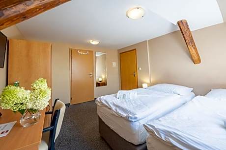 Standard Twin Room with Sofa