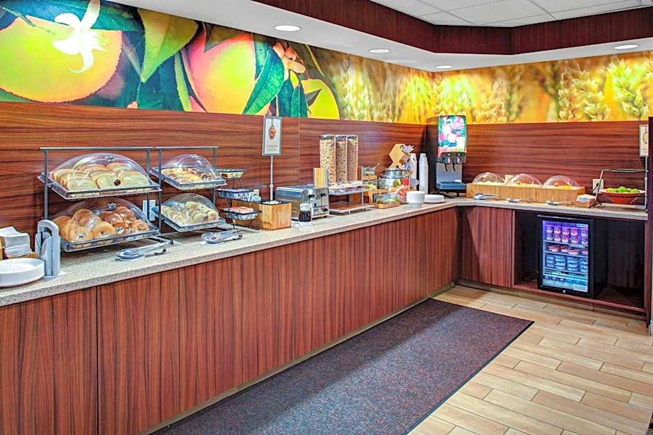 Fairfield Inn & Suites by Marriott Emporia I-95