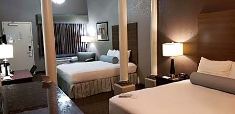 Queen Suite with Roll-In Shower and Sofa Bed - Mobility Accessible/Non-Smoking