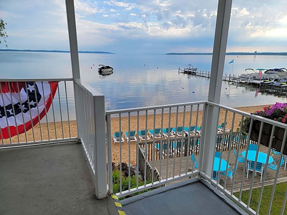 Brio Beach Inn