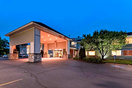 Best Western Plus Windjammer Inn & Conference Center