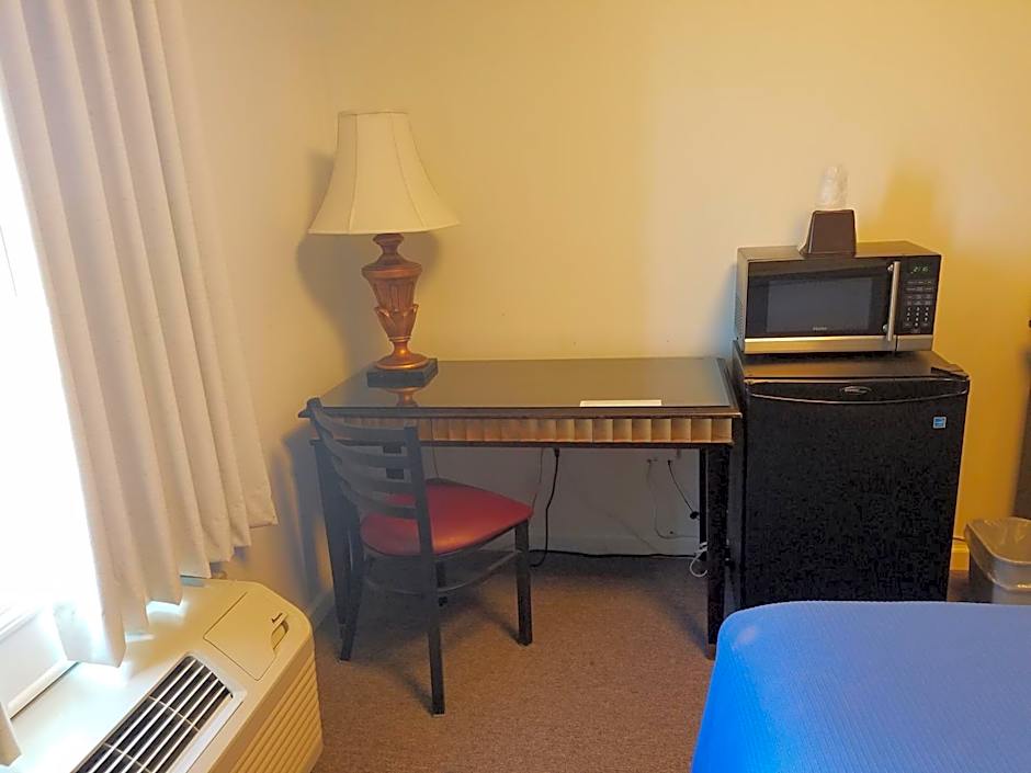 Ramada by Wyndham Williston