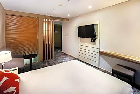 Korean-Style Ondol Room
