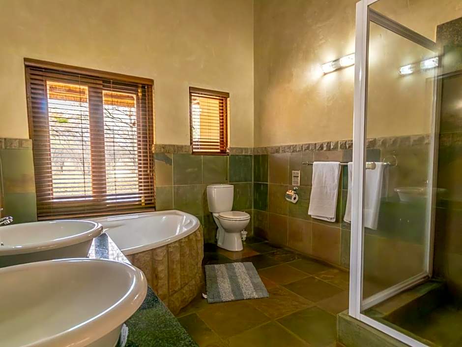 Zebula Golf and Wildlife Estate - Oryx Walkway Pax 16 - Moi Signature Luxury villa