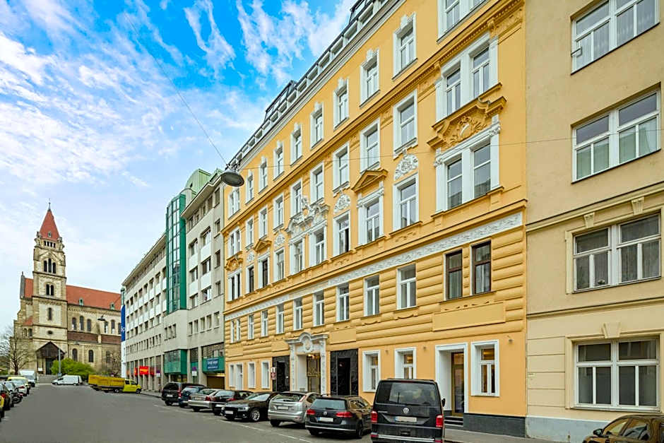 Best Western Plus Celebrity Suites