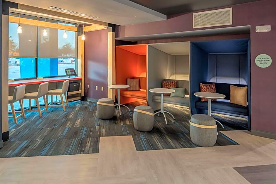 Tru by Hilton Garland, TX