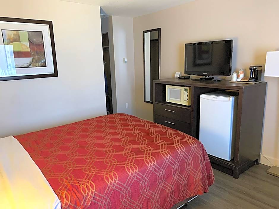 Econo Lodge And Suites