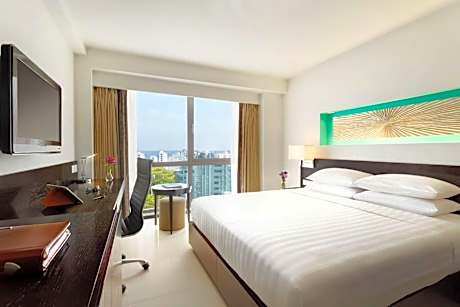 Deluxe Double Room (Free Return Airport Transfer, Complimentary Wifi)