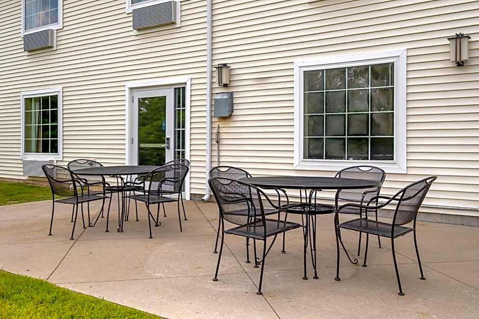 Red Roof Inn Charlestown