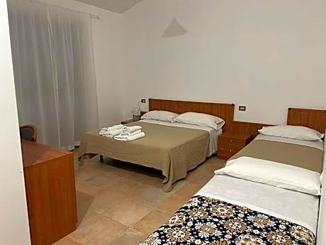 Classic Quadruple Room