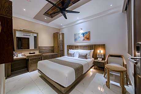 Deluxe Double Room (Free Return Airport Transfer)