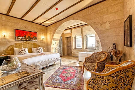 Deluxe Double or Twin Room with Mountain View