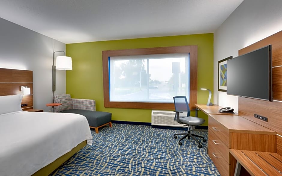 Holiday Inn Express & Suites - Gainesville I-75, an IHG Hotel