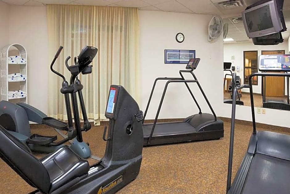Norwood Inn & Suites Eagan