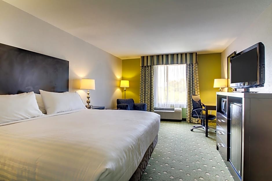 Holiday Inn Express Hotel & Suites Live Oak