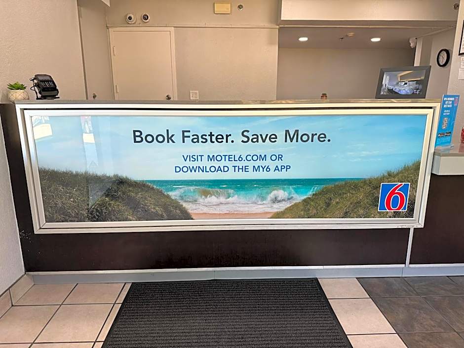 Motel 6-Bradenton, FL