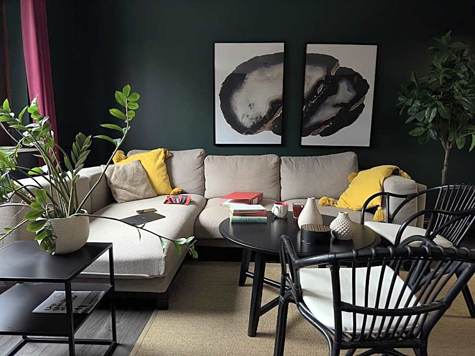 The Rooms Airport - 20Rooms