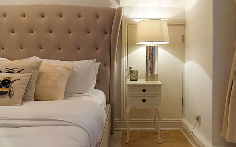 Spacious 1 bed Sloane Square