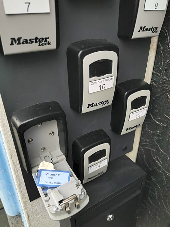 Adam's Hostel - Self Check-In & Only Private Rooms