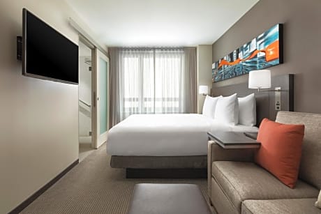 King Room with Roll-In Shower - Disability Access