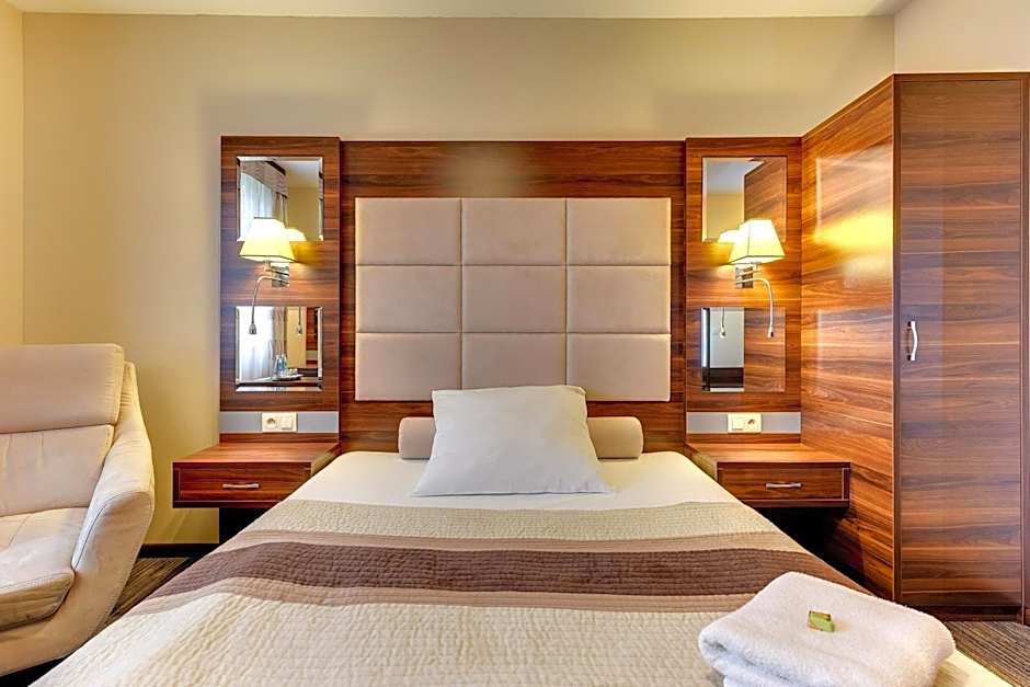 Amber Hotel