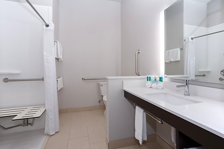 Holiday Inn Express & Suites Lincoln I - 80 By IHG