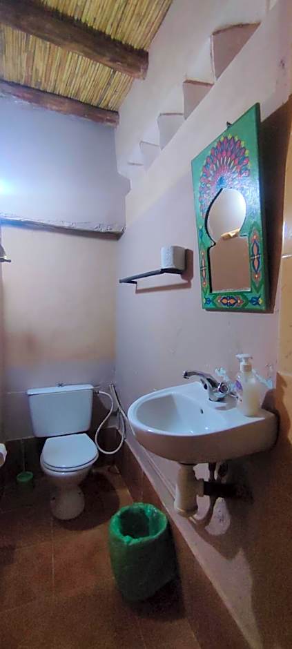 ECOLODGE MISS ROSE CHEZ LA FAMILLE