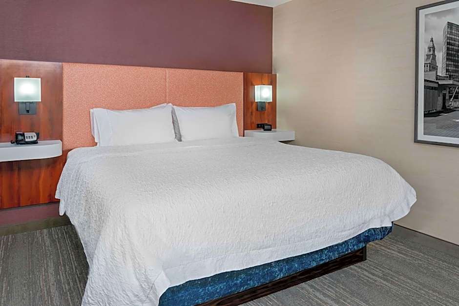 Hampton Inn By Hilton Springfield South Enfield