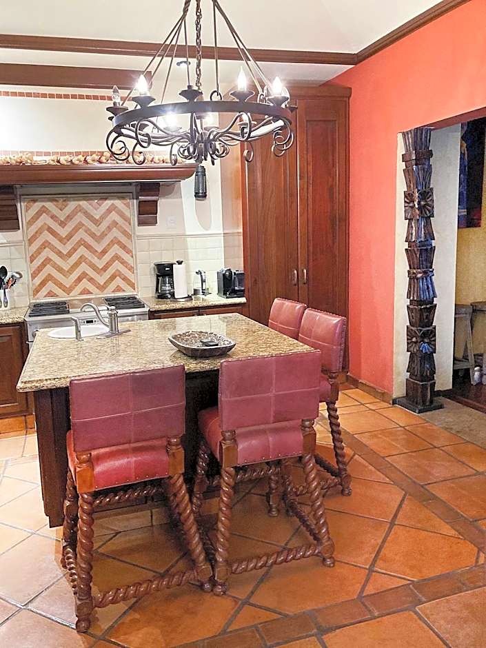 Exclusive Luxury Guest Center House