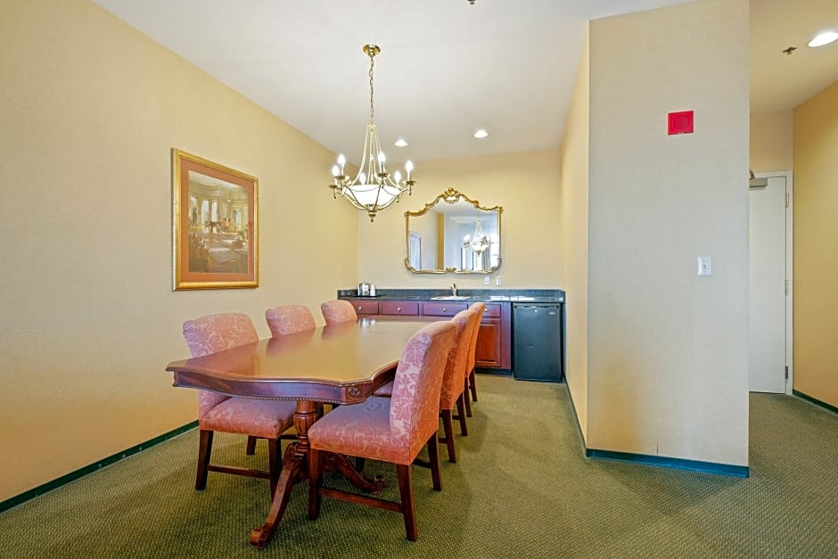 OYO Hotel St Louis Downtown City Center MO
