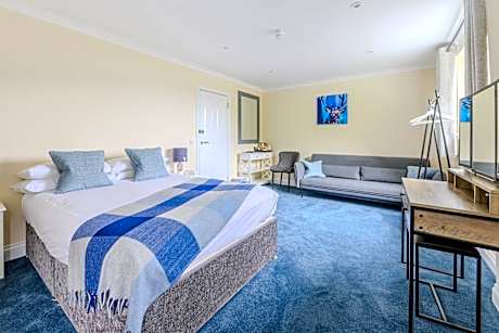 Suite with Lake View