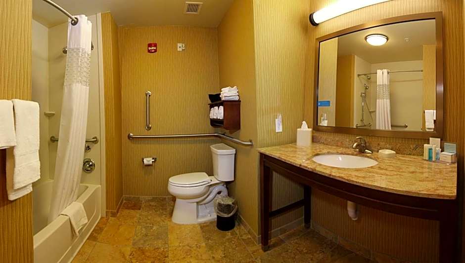 Hampton Inn By Hilton & Suites Grand Forks