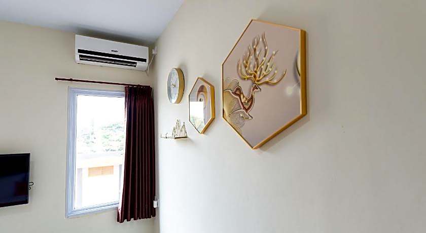 RedDoorz Plus @ Komplek ABC Batu Aji Batam