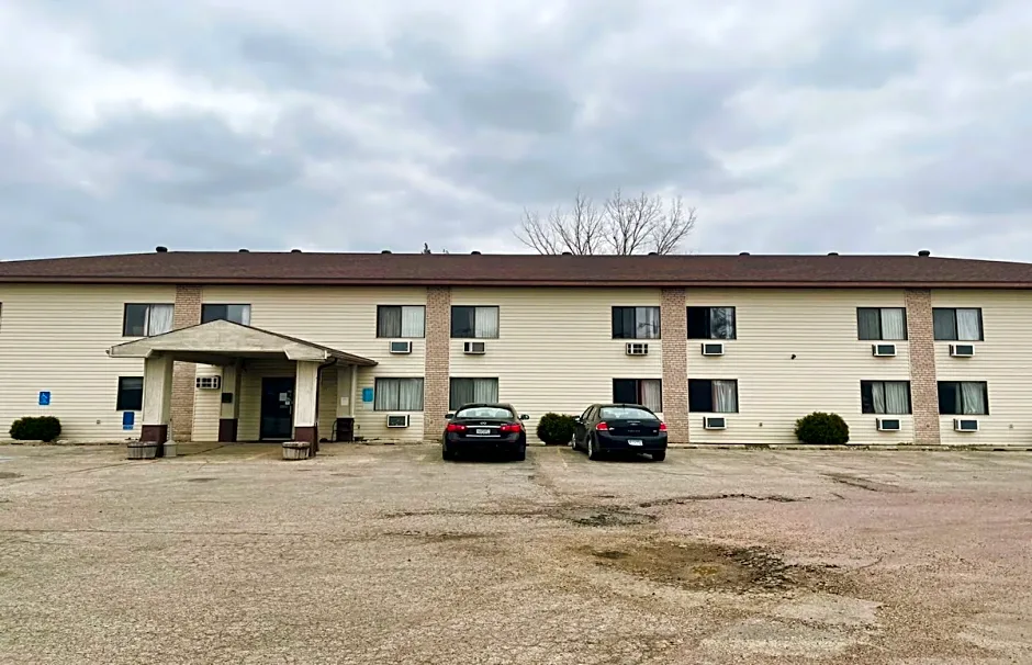 OYO Hotel Pipestone MN, Canterbury Park